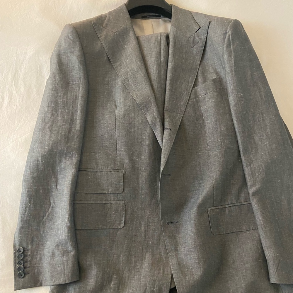Suitsupply Gray linen suit